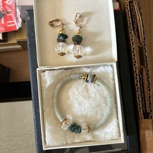 Vintage earth stone bracelet and earrings.